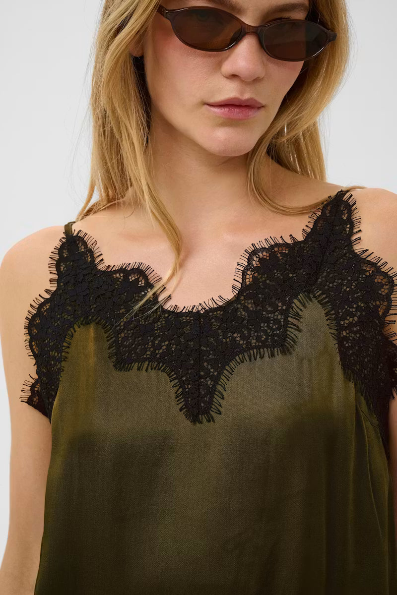 Soaked rini top