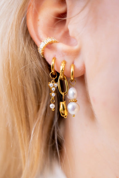 Classy pearl hoop gold Label Kiki