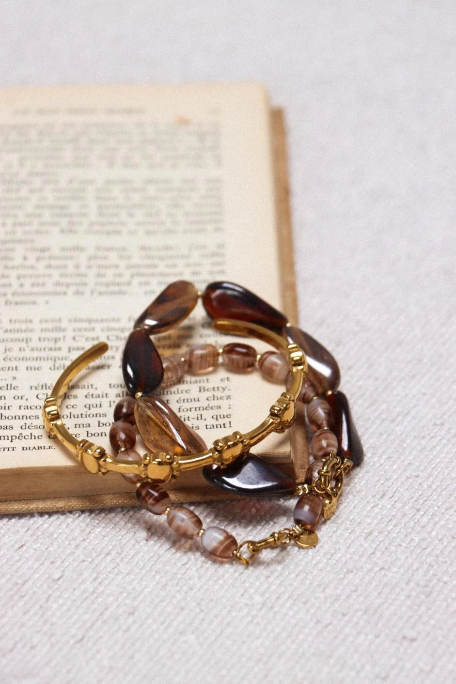 Dark cookie bracelet gold Label Kiki