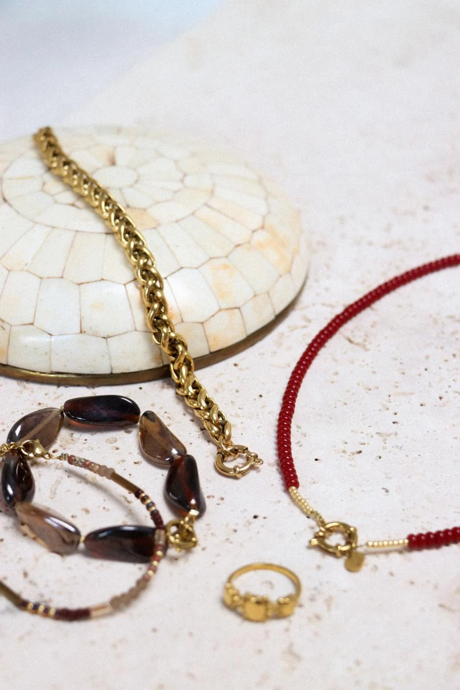 Burgundy small beads necklace gold