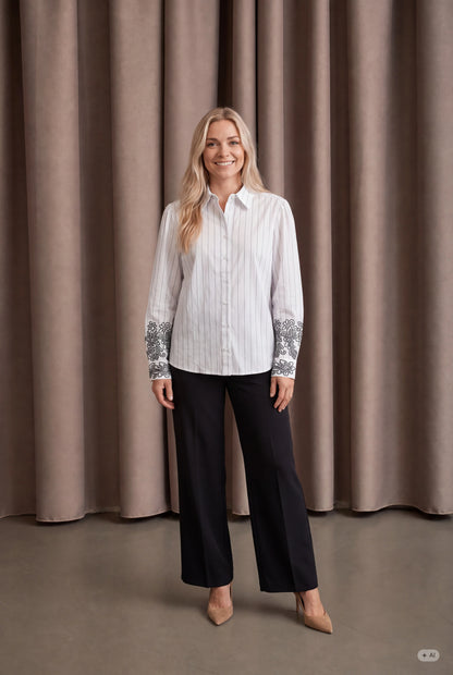 Sigga geborduurde blouse Isay