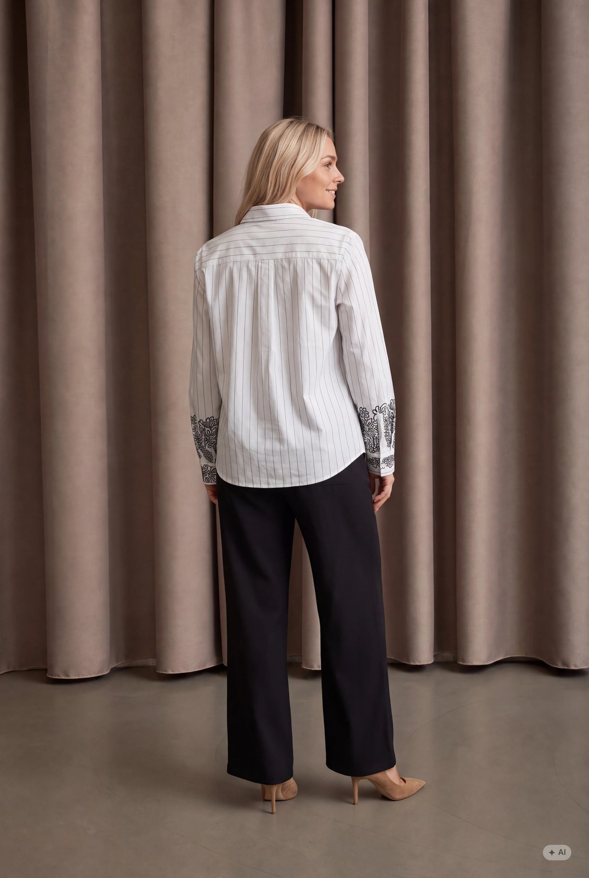 Sigga geborduurde blouse Isay