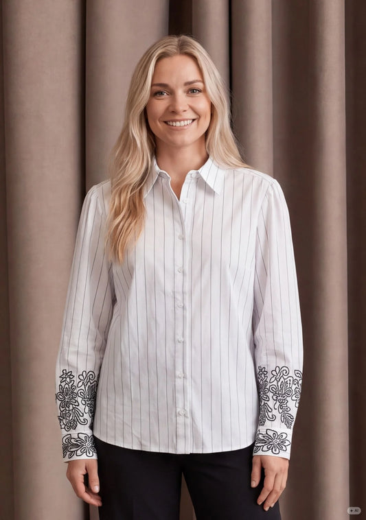 Sigga geborduurde blouse Isay