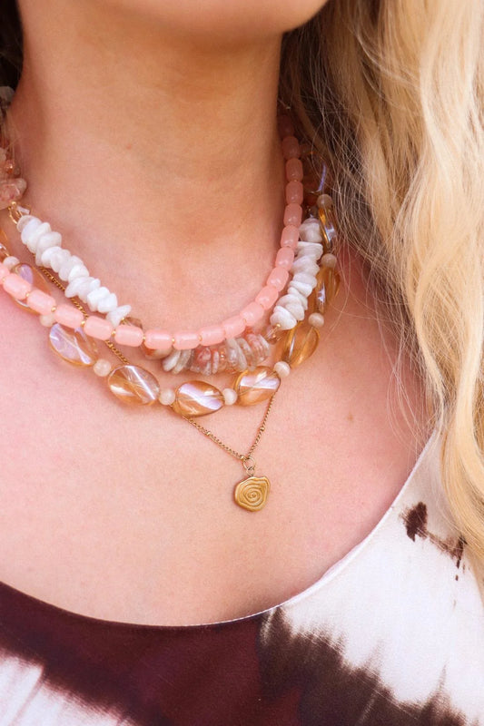 Beige rock ketting goud label kiki