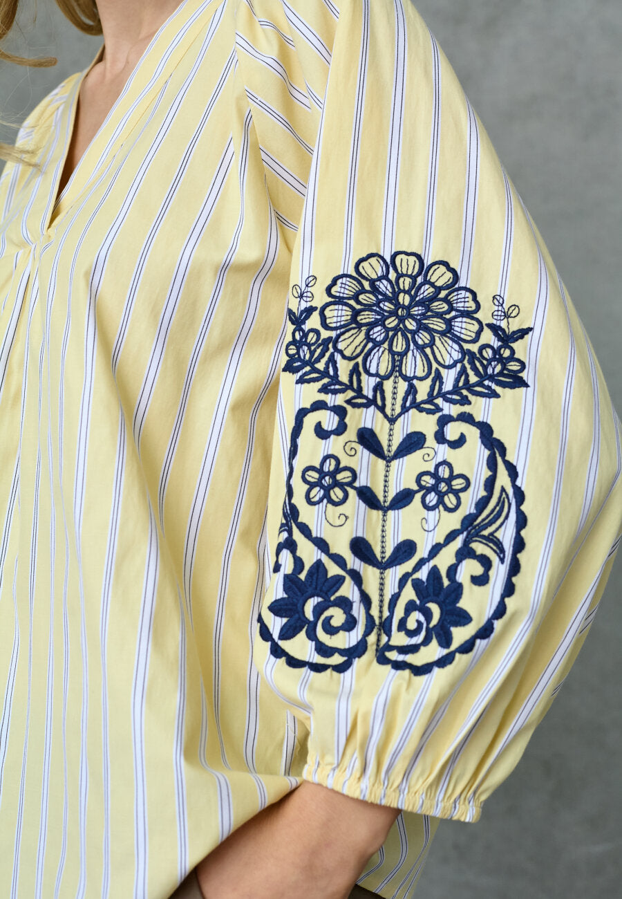 Love & Divine Soleil Borduur Blouse