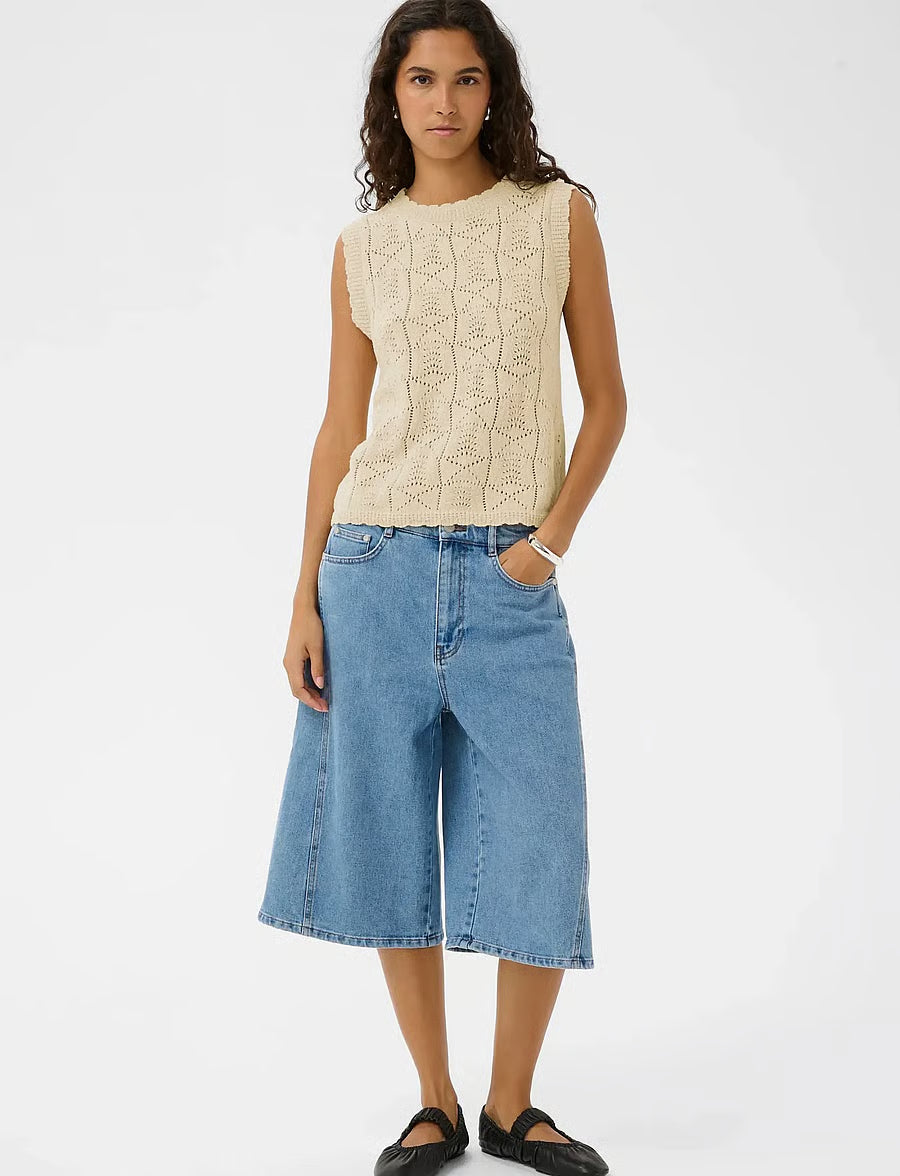 Soaked flores top